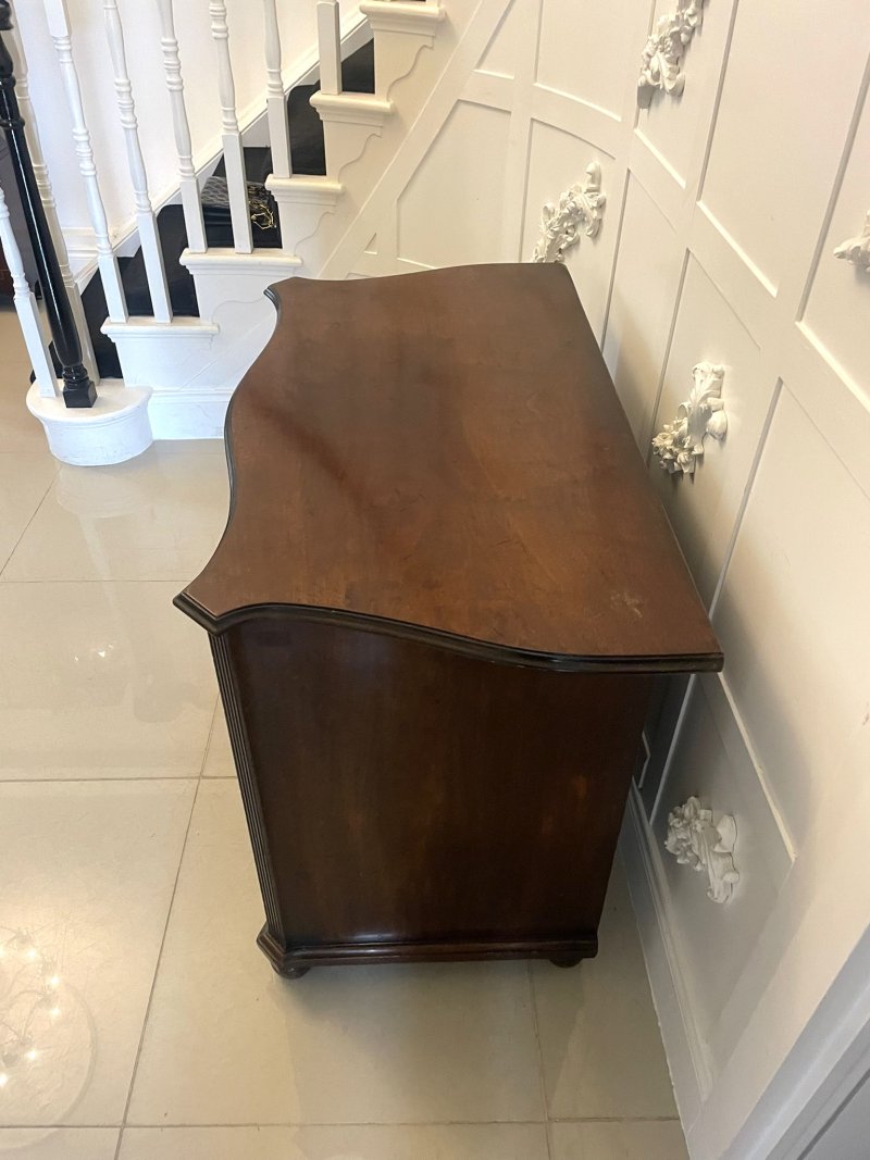 Outstanding Quality Antique 18th Century George III Mahogany Serpentine Chest of Drawers - Image 6